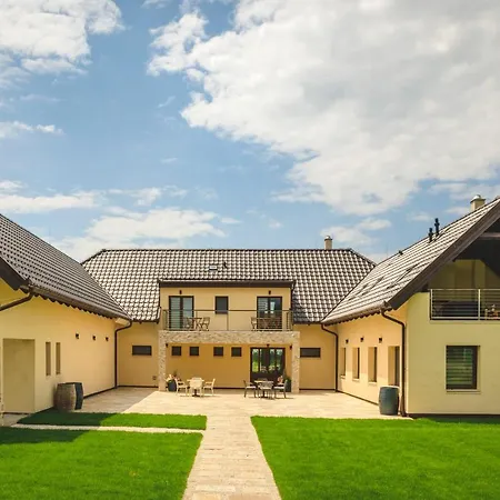 Nocleg ze śniadaniem Dominium Pinceszet Es Panzio