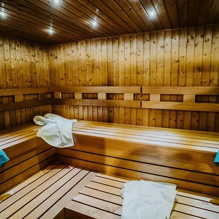 Dominium Pinceszet Es Panzio B&B