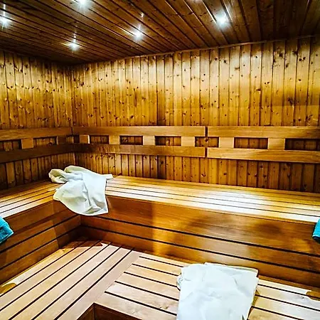 Bed and breakfast Dominium Pincészet és Panzió 3*
